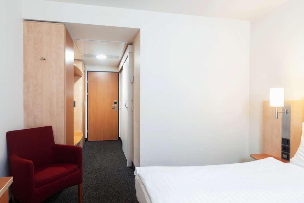 Intercityhotel Wien Værelse billede